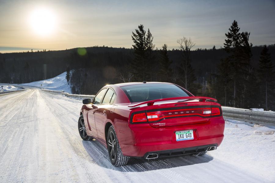  Dodge Charger AWD Sport 2013 года  (фото 30 из 50)
